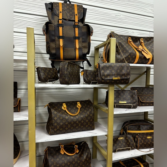 Like For Future Shows! Fall / Winter Schedule coming soon 🥰 - Picture 5 of 17